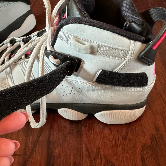 Girls Jordan Basketball Shoes - Picture 7 of 16